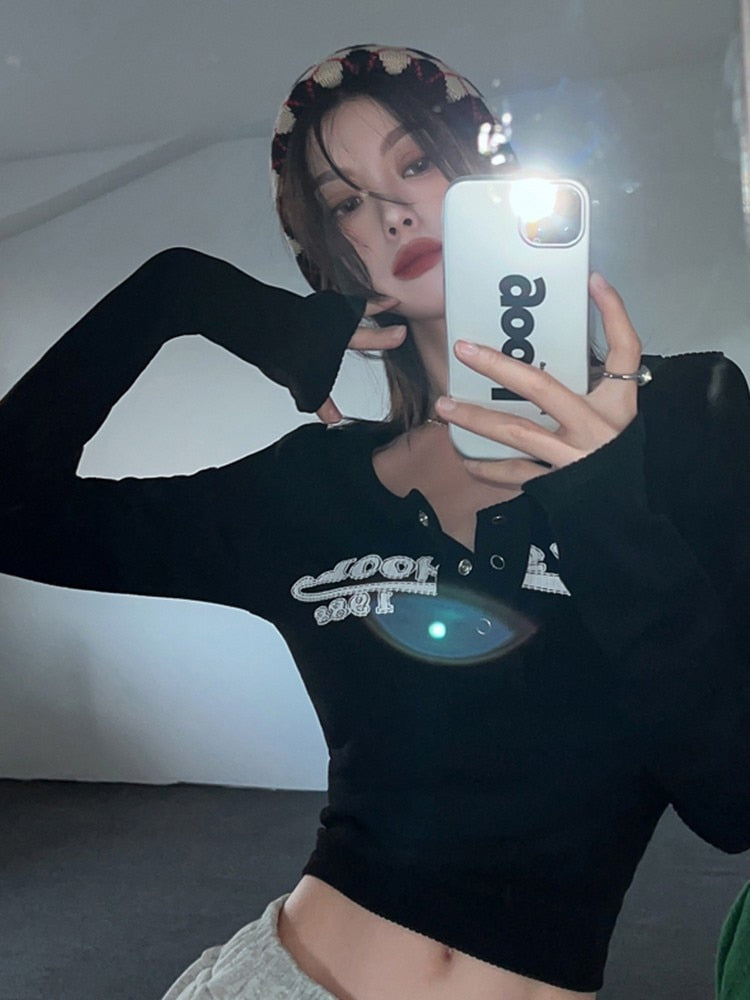 Woman's clothing.Retro Graffiti Print Elastic Long Sleeve T-Shirt